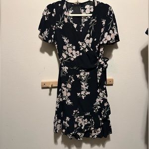 Floral XS wrap dress. Brand new, never worn.